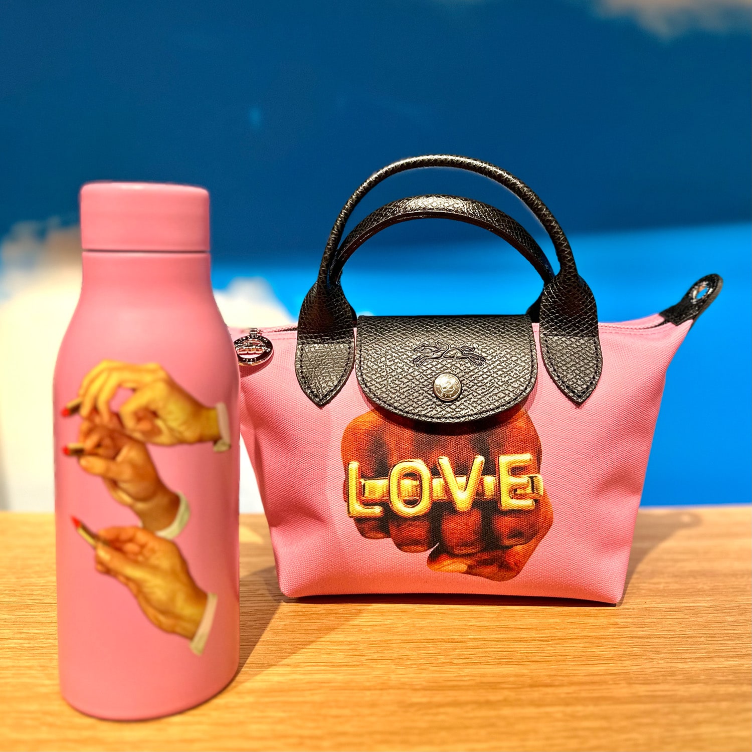 【新品正規品✨】LONGCHAMP × TOILETPAPERコラボ ミニポーチ 新品正規品✨】LONGCHAMP × TOILETPAPERコラボ ミニポーチ